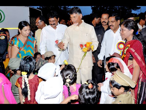 ఎన్టీఆర్, సత్యనాదెళ్ల సామాన్య కుటుంబ వచ్చిన వారే