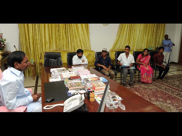 సిఎం కెసిఆర్‌ను కలిసిన రాకేష్
