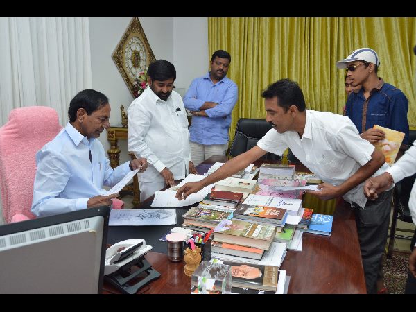 సిఎం కెసిఆర్‌ను కలిసిన రాకేష్