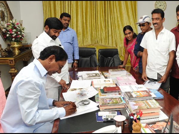 సిఎం కెసిఆర్‌ను కలిసిన రాకేష్