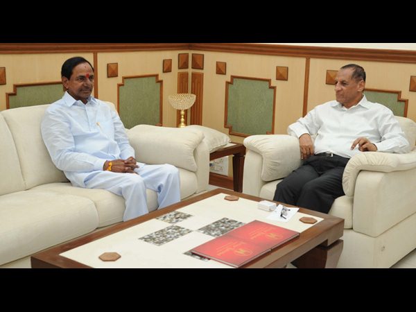 గవర్నర్‌తో కెసిఆర్