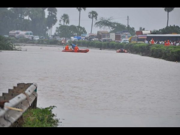  భారీ వర్షాలు