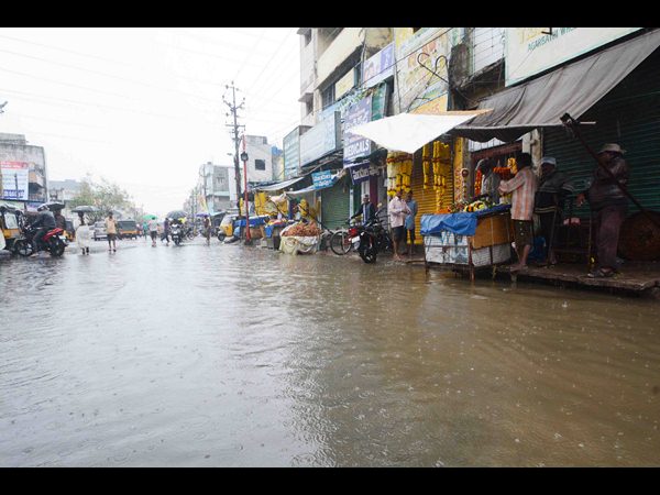 భారీ వర్షాలు