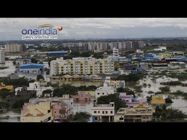 నిత్యవసర వస్తువులు నీటిపాలైనాయి