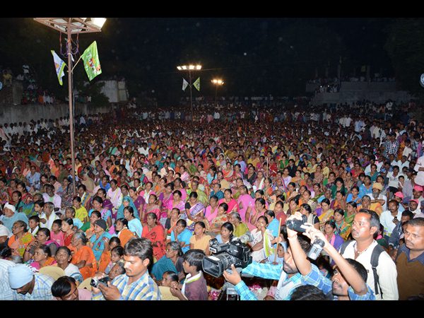 పర్వతగిరిలో కవిత ప్రచారం పర్వతగిరిలో కవిత ప్రచారం