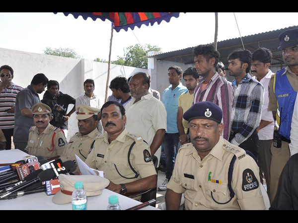 నకిలీ మసాలాల తయారీ ముఠా అరెస్ట్