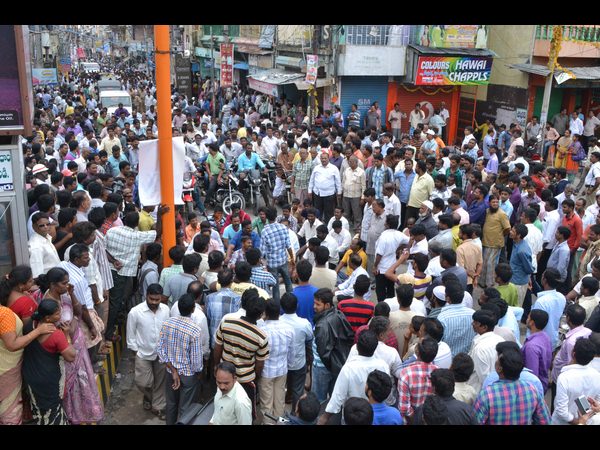 అనురాధ దంపతులు