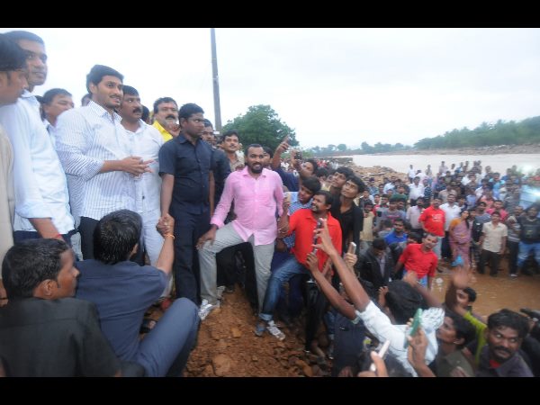 వైయస్ జగన్