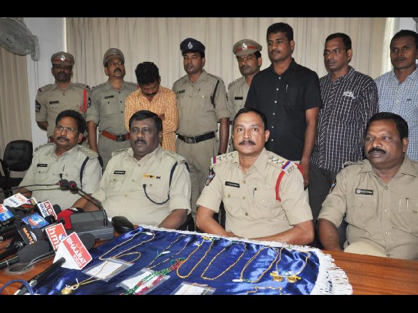 Chain snatcher nabbed in Visakhapatnam 