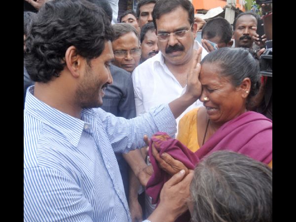 బాధితులకు పరామర్శ