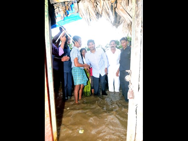 బాధితులకు పరామర్శ