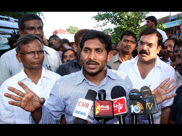 బాధితులకు పరామర్శ