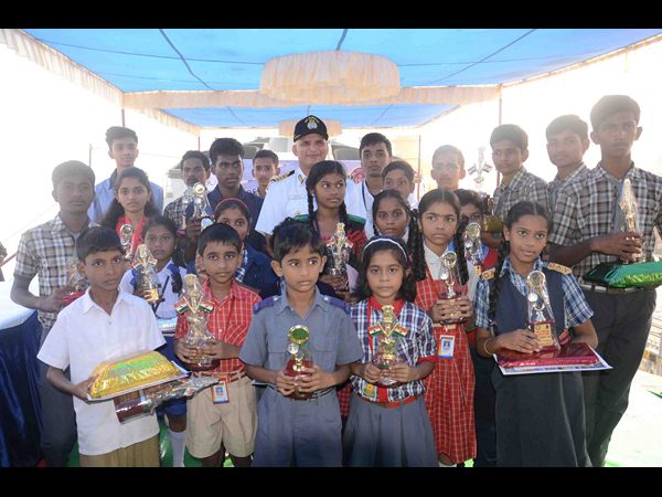 డే ఎట్ సీ: యుద్ధనౌకల విన్యాసాలు