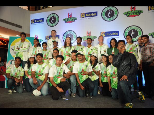 ఇనార్బిట్ మాల్లో హైదరాబాద్ ఏసెస్ సందడి ఇనార్బిట్ మాల్లో హైదరాబాద్ ఏసెస్ సందడి