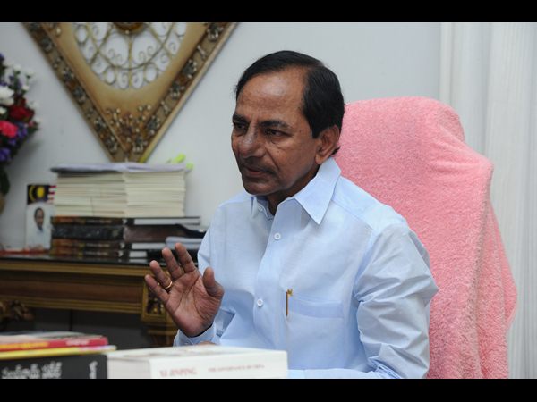 బెంగుళూరు పుల్, అందుకే హైదరాబాద్‌కు ఐటీ కంపెనీలు: కేసీఆర్ 