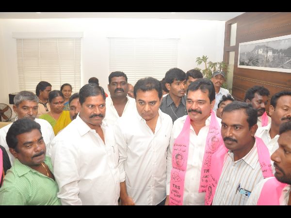 టిఆర్ఎస్‌లో చేరికలు