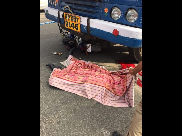 రోడ్డు ప్రమాదం