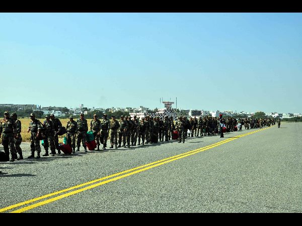 చెన్నై వరదలు: హైదరాబాద్ నుంచి ఐఏఎఫ్ స్పెషల్ క్రాఫ్ట్ (పిక్చర్స్)