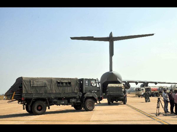 చెన్నై వరదలు: హైదరాబాద్ నుంచి ఐఏఎఫ్ స్పెషల్ క్రాఫ్ట్ (పిక్చర్స్)