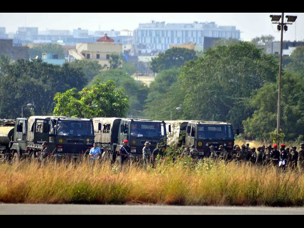 చెన్నై వరదలు: హైదరాబాద్ నుంచి ఐఏఎఫ్ స్పెషల్ క్రాఫ్ట్ (పిక్చర్స్)