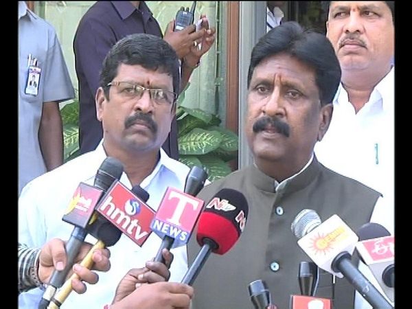 టిఆర్ఎస్‌లో చేరిక