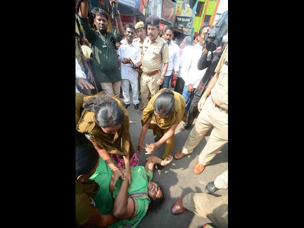 ధర్నా, అరెస్టులు