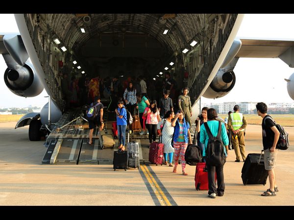 చెన్నై అతలాకుతలం - సురక్షిత ప్రాంతాలకు తరలింపు