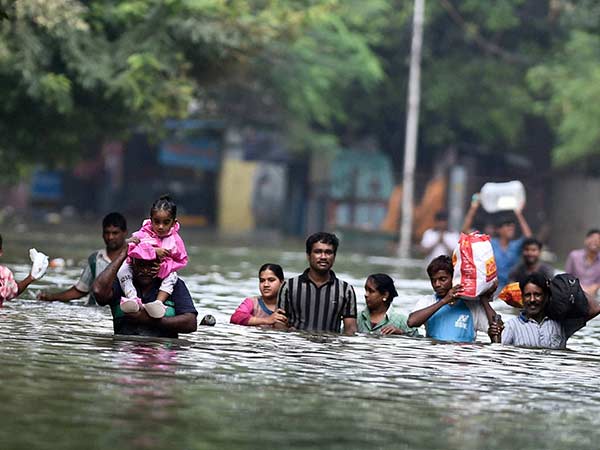 చెన్నై అతలాకుతలం