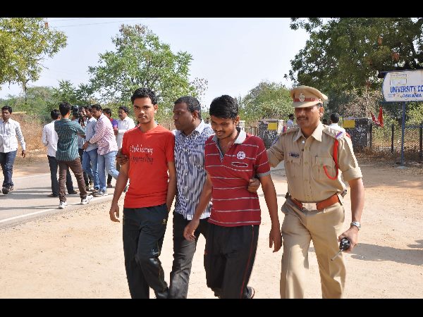 ఉద్రిక్తతకు దారితీసిన బీఫ్ ఫెస్ట్ రన్
