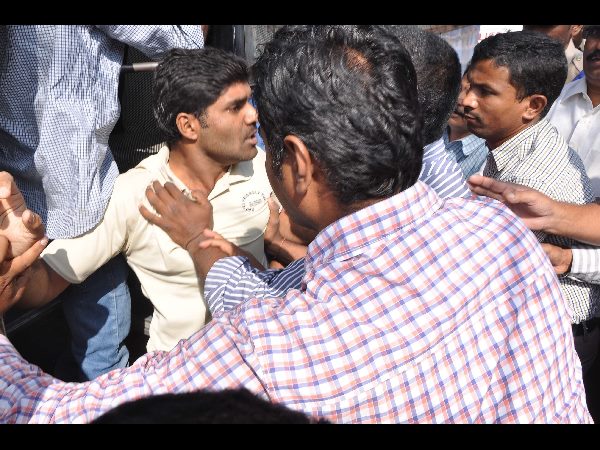ఉద్రిక్తతకు దారితీసిన బీఫ్ ఫెస్ట్ రన్