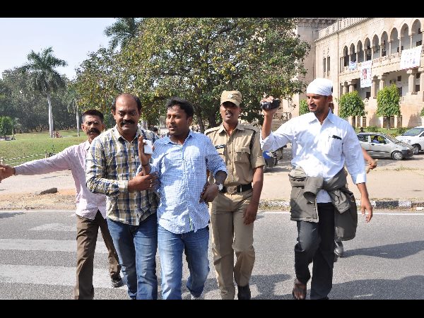 ఉద్రిక్తతకు దారితీసిన బీఫ్ ఫెస్ట్ రన్