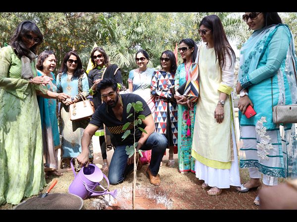 నా దగ్గుబాటి నా దగ్గుబాటి