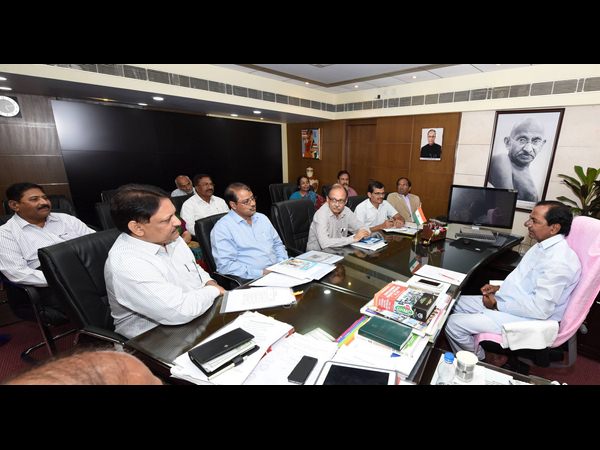 సిఎంతో కేంద్రబృందం సిఎంతో కేంద్రబృందం