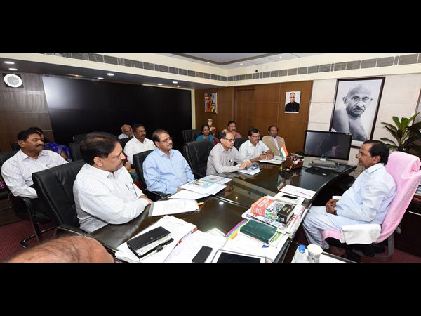 సిఎంతో కేంద్రబృందం సిఎంతో కేంద్రబృందం