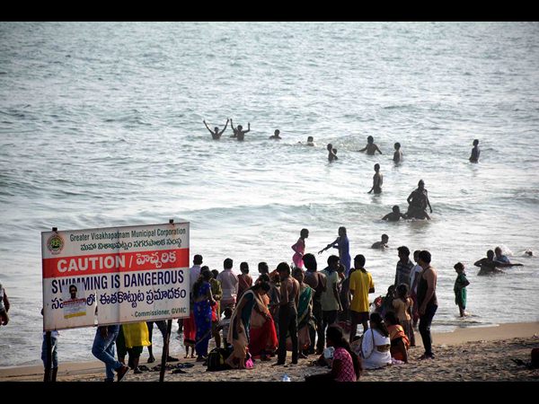 జియో ట్యూబులతో కోతకు అడ్డుకట్ట 