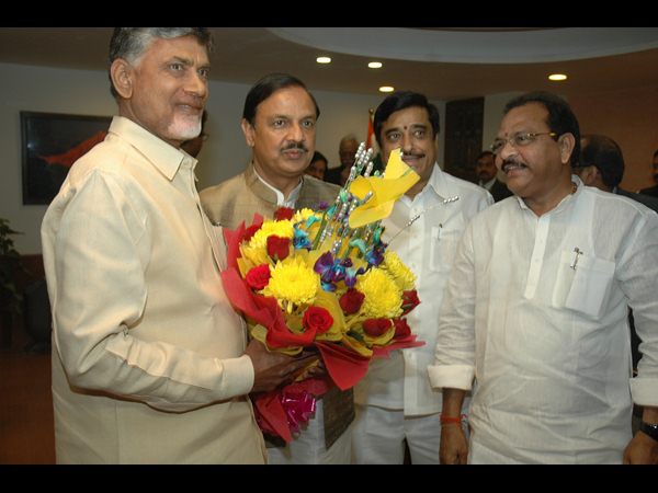 పర్యాటక కేంద్రాలుగా కాకినాడ, కోనసీమ