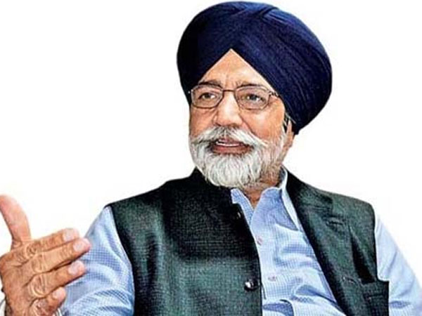 The minister's turban fell off when Jarnail Singh allegedly slapped him. The minister's turban fell off when Jarnail Singh allegedly slapped him.