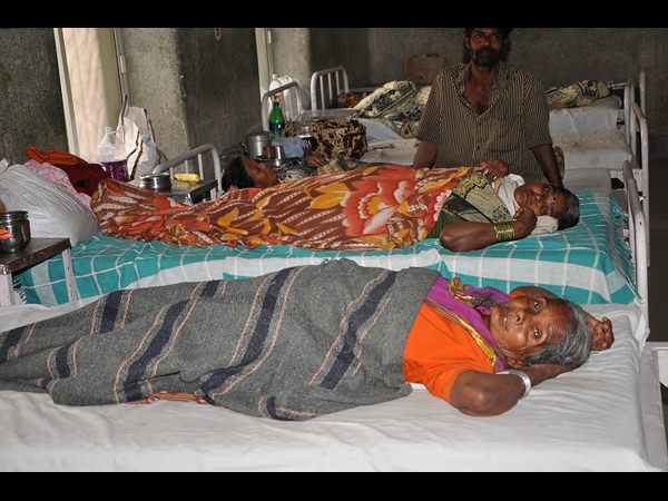 కారణం ఇదీ: సరోజిని కంటి ఆసుపత్రిలో చికిత్సలు బంద్