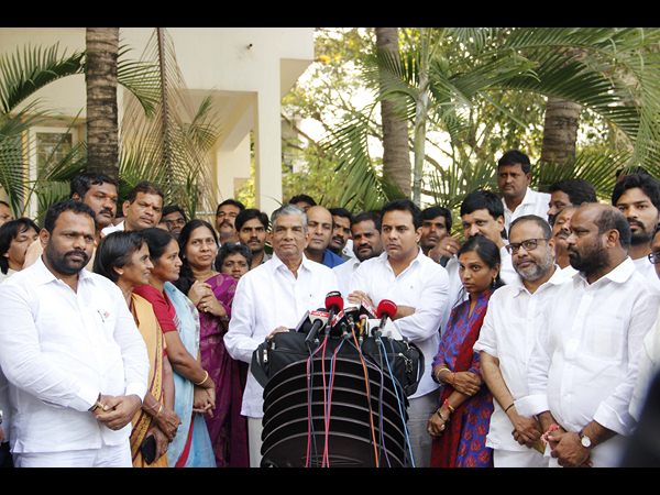 విజయరామారావుతో కెటిఆర్