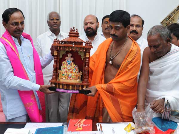 కొమురవెళ్లి మల్లన్న వివాహానికి ఆహ్వానం