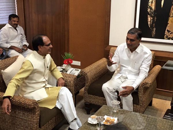 మధ్యప్రదేశ్ సిఎంతో హరీశ్