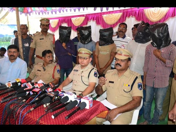 నిందితుల అరెస్ట్