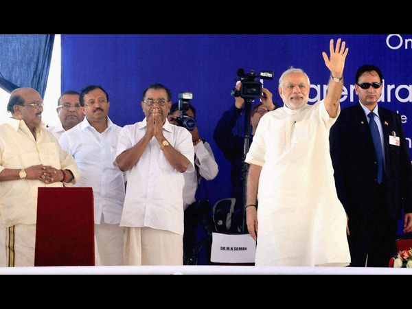 ‘ఉగ్ర అంతానికి పాక్‌తో చర్చలు: కాంగ్రెస్‌తో నాశనమే’