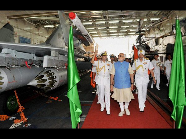 ‘ఉగ్ర అంతానికి పాక్‌తో చర్చలు: కాంగ్రెస్‌తో నాశనమే’