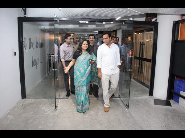 ఫేస్‌బుక్ 'బూస్ట్‌ యువర్‌ బిజినెస్'