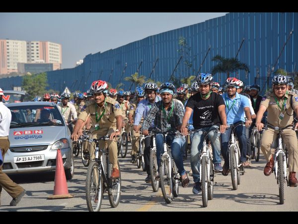 ట్రాఫిక్ పెరిగింది...