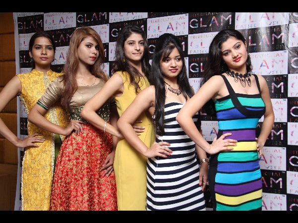 అలరించిన సినీ నటి పల్లవి నాయుడు క్యాట్‌వాక్