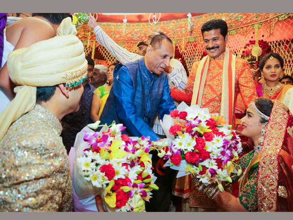 రేవంత్ రెడ్డి కూతురి పెళ్లిలో చిరు, బాబు