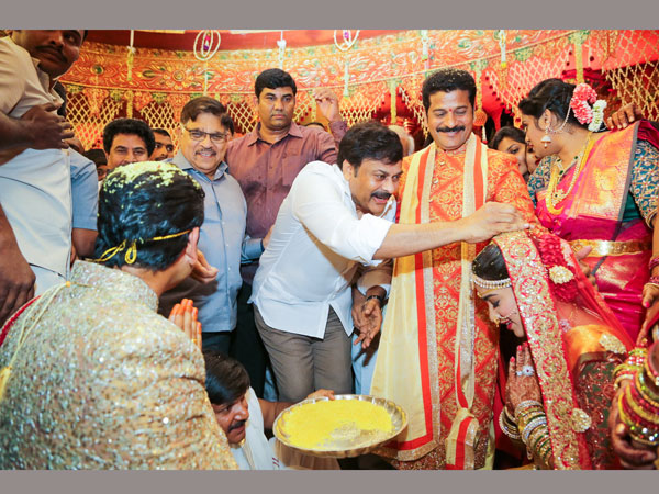  రేవంత్ రెడ్డి కూతురి పెళ్లిలో చిరు, బాబు