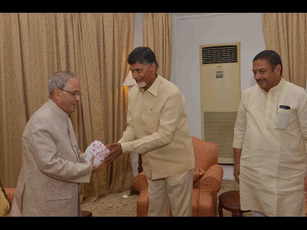 రాష్ట్రపతితో చంద్రబాబు